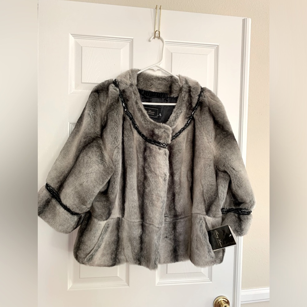 NWT Jerry Lewis Short Coat: Gray Faux Fur, Rhinestones, Clasp Closure Pockets 2X